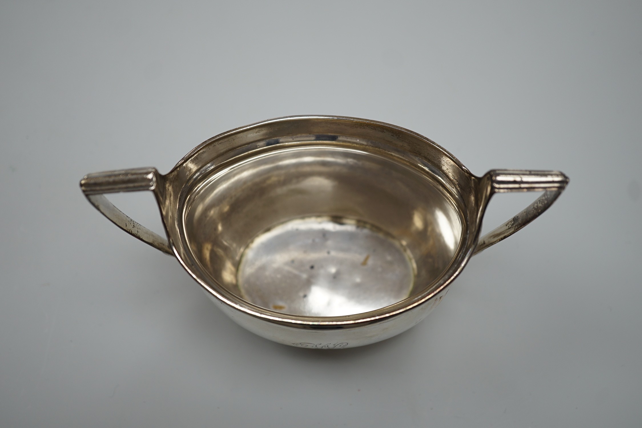 A George III silver two handled sugar bowl, by Thomas Wallis II, London, 1800, 15cm over handles, 6.4oz.